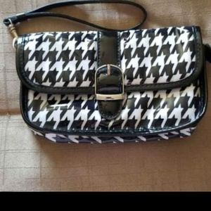 SOLD!! Houndstooth wristlet